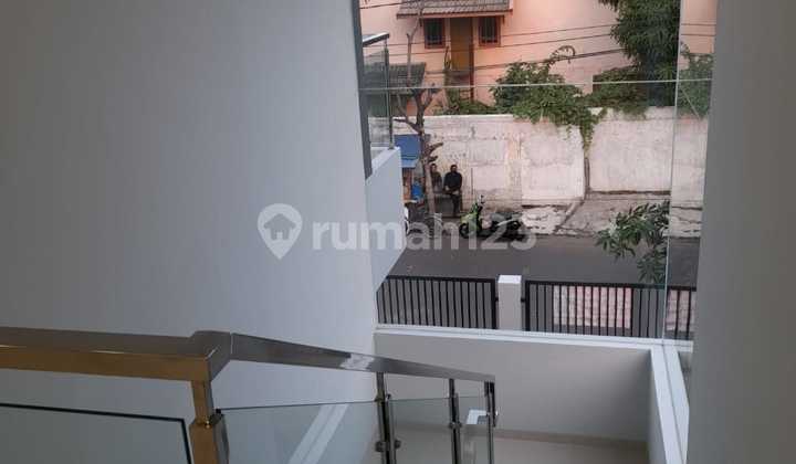 Rumah Pulomas Brandnew Lingkungan Nyaman