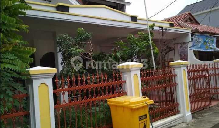 Rumah Benhil Dekat Senayan Strategis