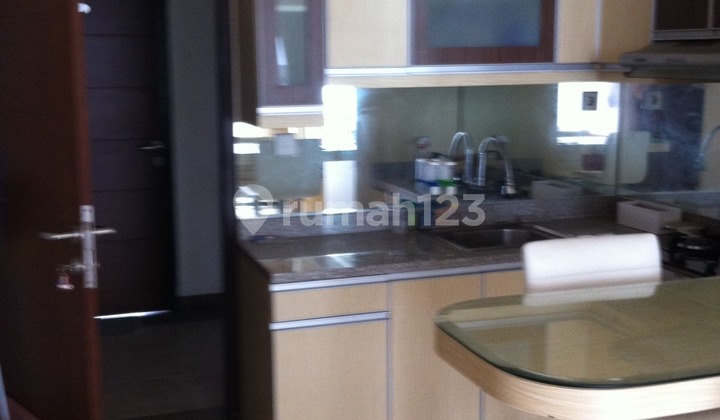 Ready-to-Use Salemba Apartment with Strategic Access