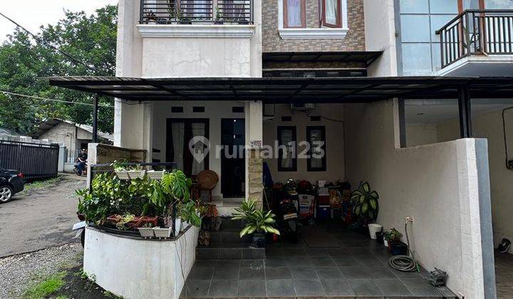 Di  Rumah Cantik nempel Taman kota dekat Ke CILANDAK 1