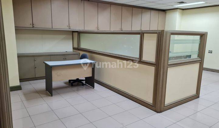 Gedung Kantor 3 Lantai, Semi Furnished Lokasi Strategis Menteng 1