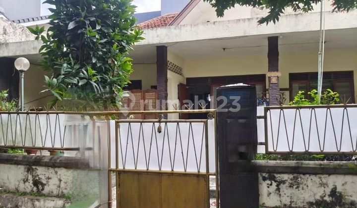 Rumah Tua Lokasi Strategis Cibeber Kebayoran Baru
