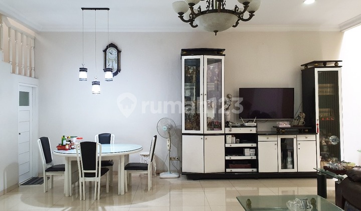 Rumah 2 Lantai Terawat Di Puri Indah.- Jakbar 2