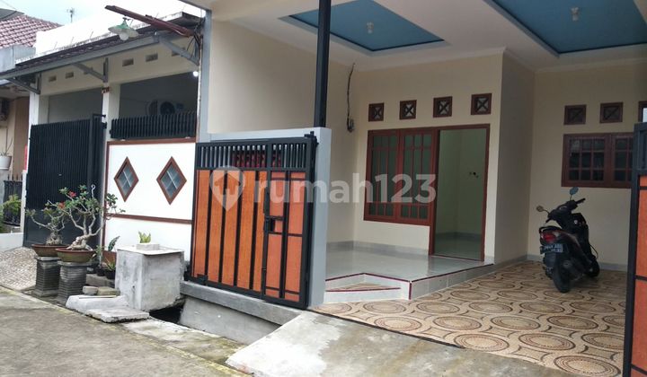 Rumah Bagus 2 Lantai 3 Menit Stasiun Bojonggede dan Tol Desari Rumah Bagus 2 Lantai 3 Menit Stasiun Bojonggede dan Tol Desari