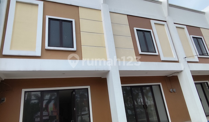 Ruko Dua Lantai Di Dekat Pemkab Bogor Ruko Ruko Dua Lantai Di Dekat Pemkab Bogor Ruko