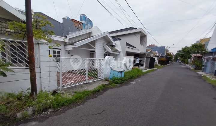 Rumah di Wisma Permai Barat 3 Dekat Galaxy Mall Rumah di Wisma Permai Barat 3 Dekat Galaxy Mall