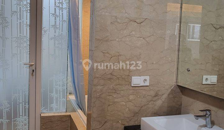 Disewakan Apartemen Royale Springhill Kemayoran 3 BR unfurnished