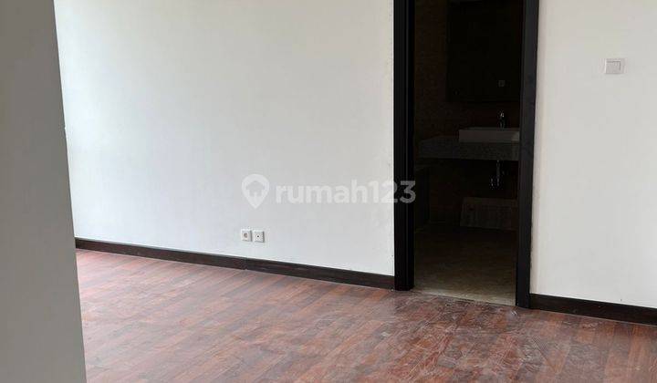 DISEWAKAN APARTEMEN ROYALE SUITE SPRINGHILL KEMAYORAN 4 BEDROOM