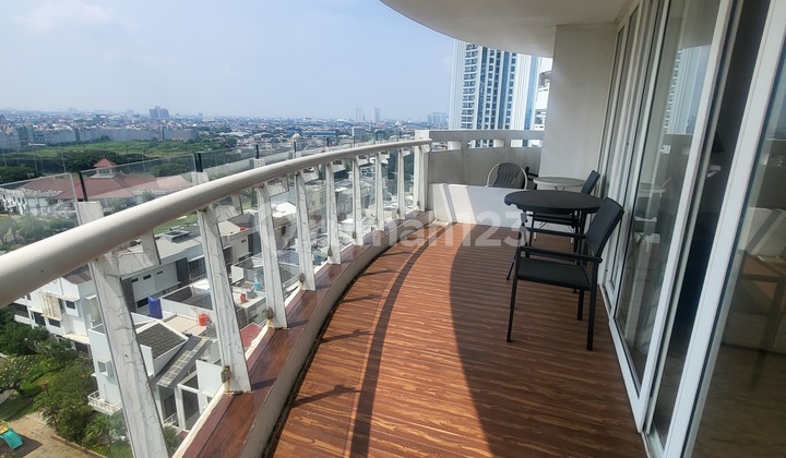 DISEWAKAN apartemen Royale Springhill kemayoran 3 BR view golf