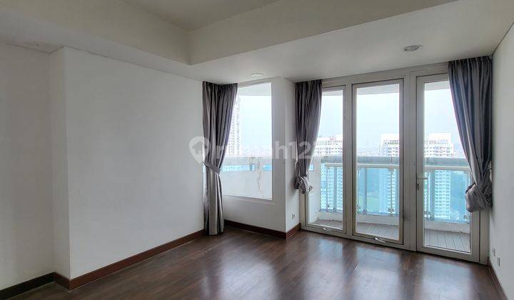 Disewakan Apartemen Royale Springhill Kemayoran 3 BR unfurnished