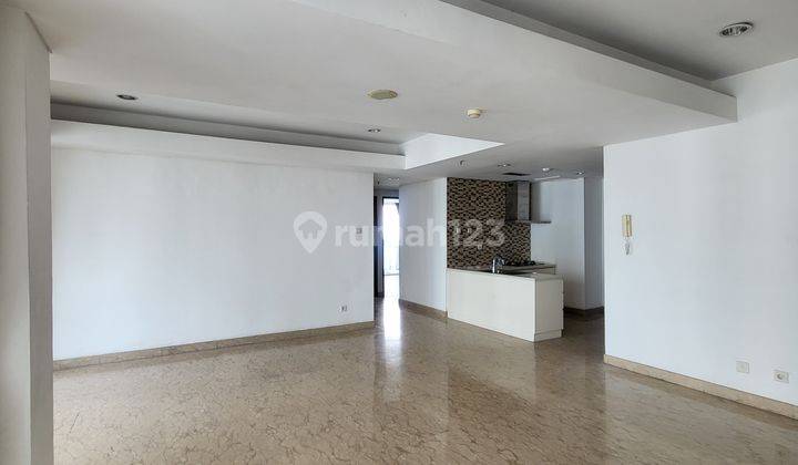 Disewakan Apartemen Royale Springhill Kemayoran 3 BR unfurnished