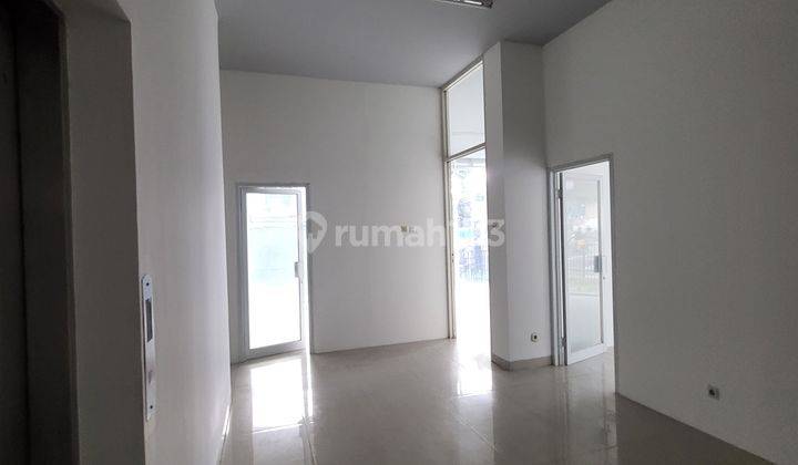 DISEWAKAN GEDUNG OFFICE LOKASI DI BINTARO RAYA KEBAYORAN LAMA JAKSEL 