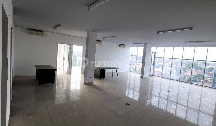 DISEWAKAN GEDUNG OFFICE LOKASI DI BINTARO RAYA KEBAYORAN LAMA JAKSEL 