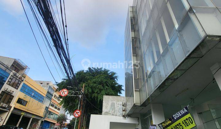 DISEWAKAN GEDUNG OFFICE LOKASI DI BINTARO RAYA KEBAYORAN LAMA JAKSEL 