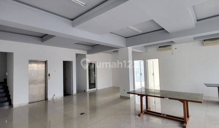 DISEWAKAN GEDUNG OFFICE LOKASI DI BINTARO RAYA KEBAYORAN LAMA JAKSEL 