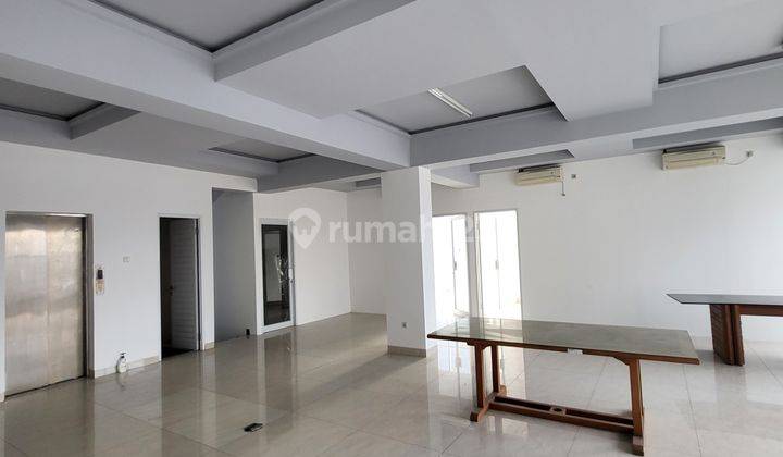 DISEWAKAN GEDUNG OFFICE LOKASI DI BINTARO RAYA KEBAYORAN LAMA JAKSEL 