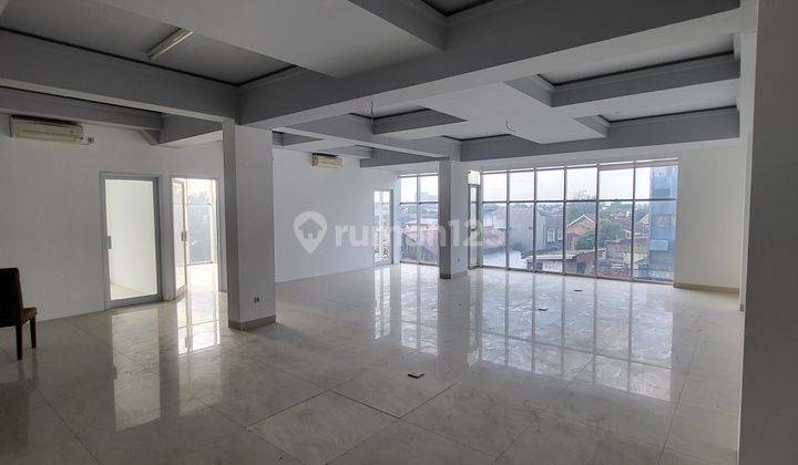 DISEWAKAN GEDUNG OFFICE LOKASI DI BINTARO RAYA KEBAYORAN LAMA JAKSEL 