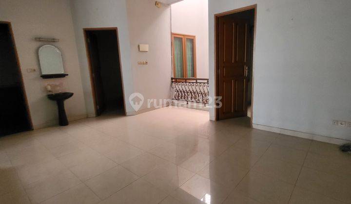 DISEWAKAN CEPAT RUMAH DI PERUMAHAN PERMATA BUANA JAKBAR SIAP HUNI.