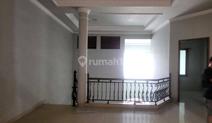 DISEWAKAN CEPAT RUMAH DI PERUMAHAN PERMATA BUANA JAKBAR SIAP HUNI.