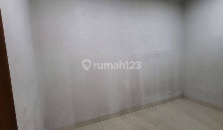 DISEWAKAN CEPAT RUMAH DI PERUMAHAN PERMATA BUANA JAKBAR SIAP HUNI.