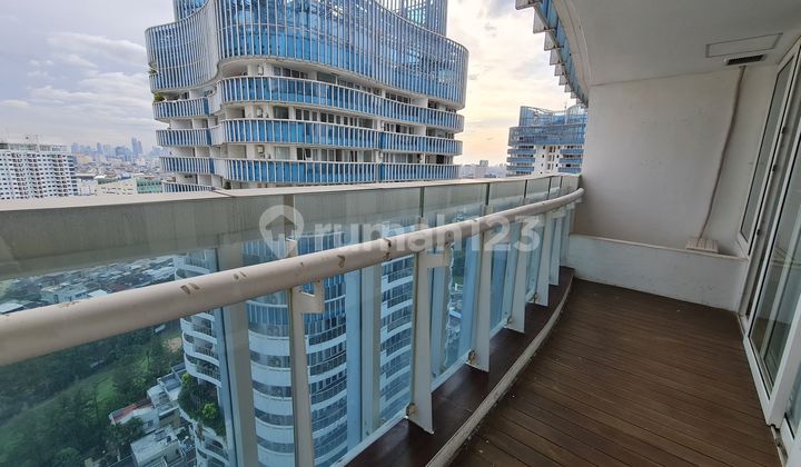 For Rent: Royale Springhill Apartment, 1 bedroom with golf view, furnished. 2