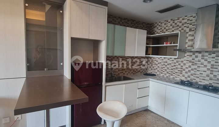 Disewakan Apartemen Royale Springhill 1 bedroom view pool furnished 
