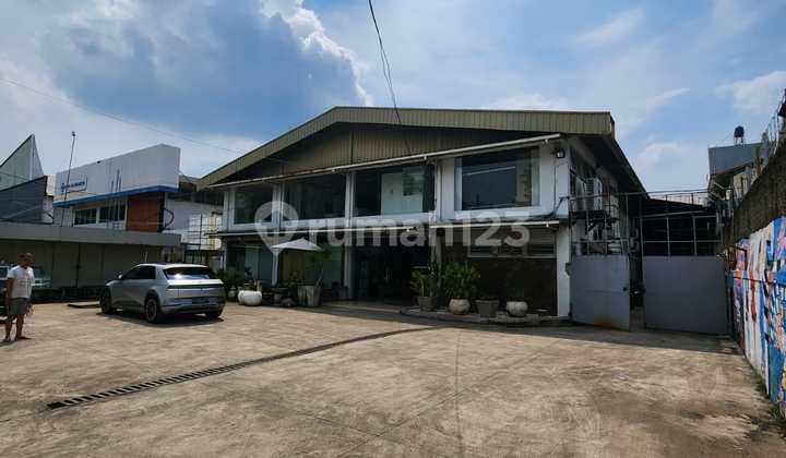 For Rent 400m2 Commercial Space in West Danau Sunter, Strategic Main Road Location, Various Sizes Available.