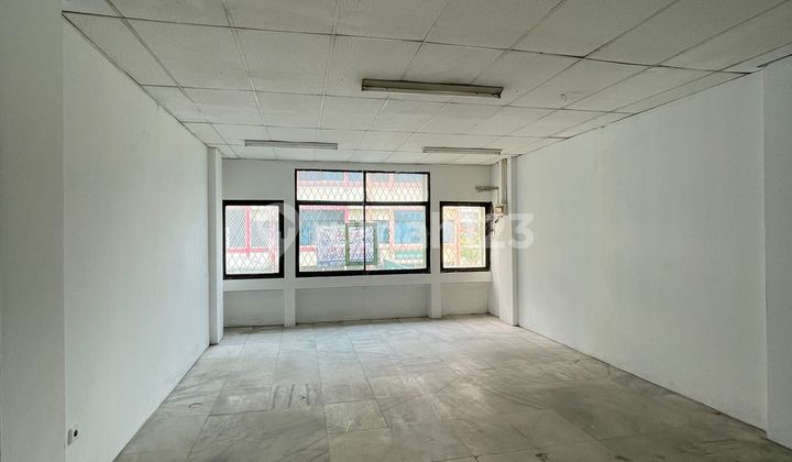 For Sale: Shop House in Dipenjaringan, North Jakarta, Good Condition 2