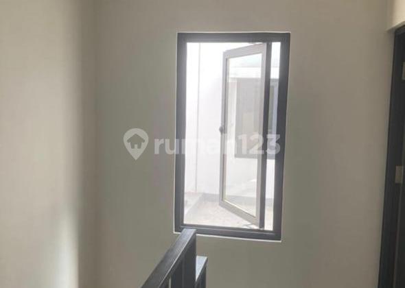 Dijual Rumah Cantik di Bsd Cluster Myza 2