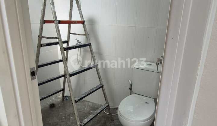 2-Story Shop House for Sale in Rawamangun, Strategic Location 2
