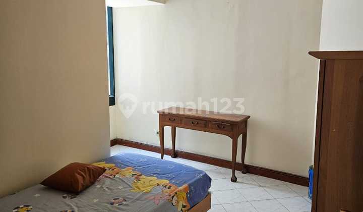 For Rent: Taman Anggrek Apartment, 2BR+1, Semi Furnished 2