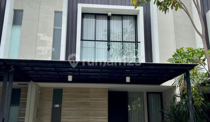 Rare! Northwest Hill House Fully Furnished Interior! Move-in Ready, Best-in-Class Location! Northwest Hill New Minimalist, Near Citra Berkat, Near UC, Near Cihos Ciputra Hospital, Near Commercial Area, Near Pakuwon Mall, New House in West Surabaya, Full Interior.