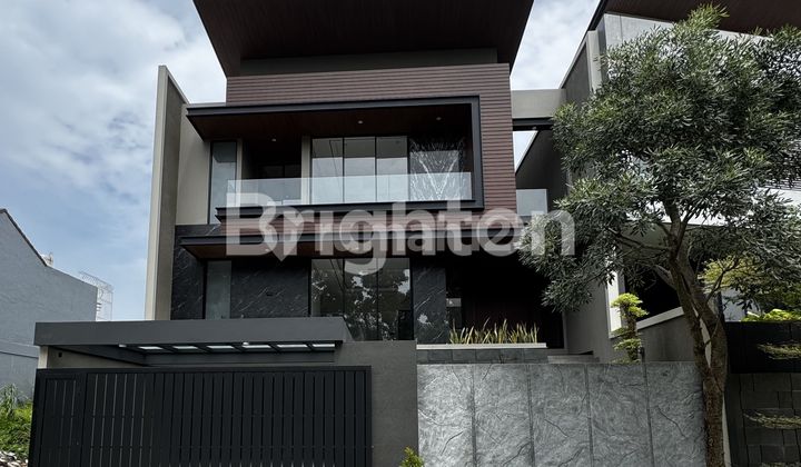 SULTAN'S LUXURIOUS HOUSE IN CITRALAND! 3-Story House BEST LOCATION near Ciputra University, Close to Gwalk, Near Hokky Supermarket! 2