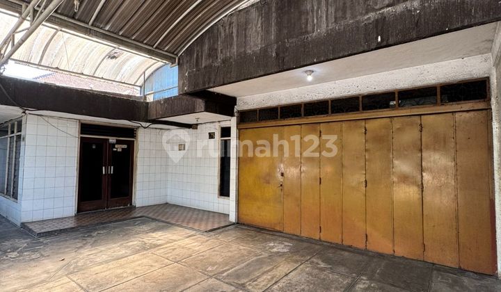 Langka! Bangunan Ex Resto Legend di Perak Timur! Commercial Area Nol Jalan Double Way! Strategis Dekat Pelabuhan Tanjung Perak Dekat Terminal Petikemas Pelindo Dekat Halte Dekat Itc Dekat Pasar Atom Dekat Tugu Pahlawan Dekat Kodikal Lantamal Dekat Area In Langka! Bangunan Ex Resto Legend di Perak Timur! Commercial Area Nol Jalan Double Way! Strategis Dekat Pelabuhan Tanjung Perak Dekat Terminal Petikemas Pelindo Dekat Halte Dekat Itc Dekat Pasar Atom Dekat Tugu Pahlawan Dekat Kodikal Lantamal Dekat Area In