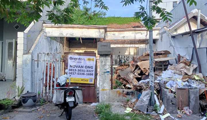Dijual Rumah Hitung Tanah Dukuh Kupang Barat Row Jalan Luas 2,5 Mobil Dekat Pakuwon Mall Dekat Hotel Vasa Dekat Commercial Area Hr Muhammad Dekat Pakuwon Mall Dekat Tunjungan Plaa Dekat Tempat Ibadah Dekat Internasional School Dekat Akses Tol Rumah Hitung