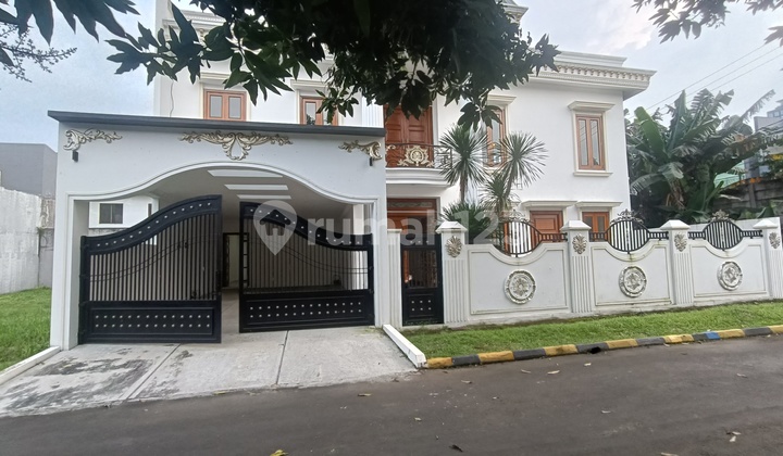 Rumah Baru Ada Pool American Clasic di Puspita Loka BSD