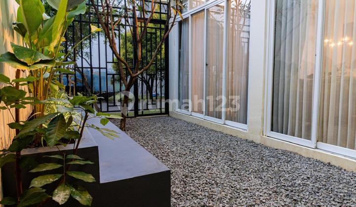 Disewakan Rumah Furnish Luas di Lokaradya Kota Baru Parahyangan Bandung