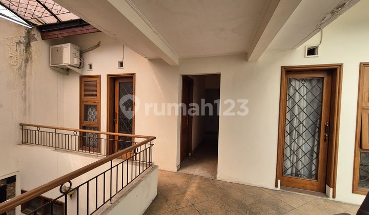 Dijual Rumah 2 Lantai Siap Huni di Komplek Istana Regency 2 Bandung 2