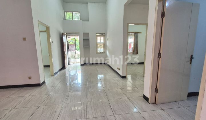 Rumah di Kota Baru Parahyangan Bandung Bagus Nyaman Siap Huni 2