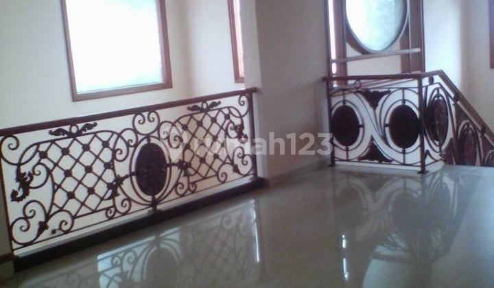 Dijual Cepat Rumah 2 lantai di Raffles Hills Cibubur LT 500 NEGO