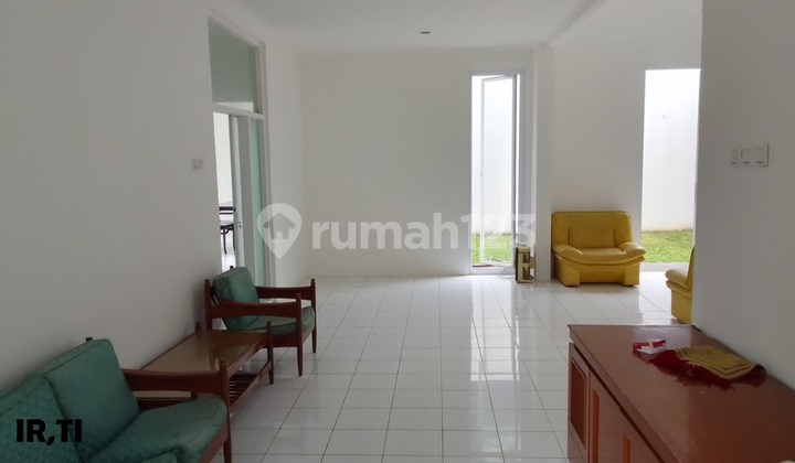 Hunian Modern 2 lantai di Kota Wisata Cibubur LT 200 Siap HUNI 2