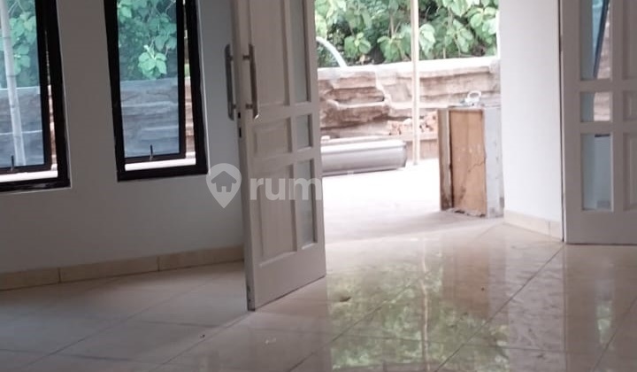 Rumah 2 lantai SIAP HUNI di Kota Wisata LT 160 LB 350 bisa NEGO