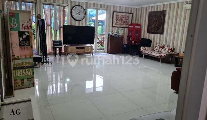 A nice 2-story house, comfortable to live in, in Cibubur Tourism City, land area 300.