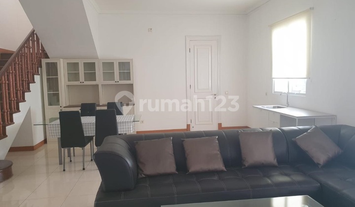 Rumah Bagus 2 lantai siap HUNI di Kota Wisata LT 264 LB 260 NEGO