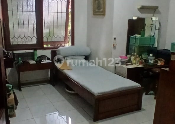 Rumah 2 lantai di Raffles Hills Nyaman dihuni LT 210 LB 158 NEGO 2