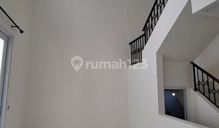 Rumah 2 lantai Siap dan Nyaman DIHUNI di Kota Wisata LT 200 NEGO