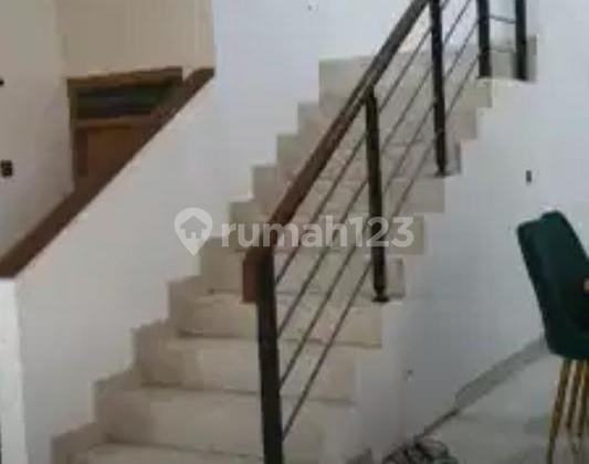 Rumah 2 Lantai di Kota Wisata Cibubur LT 200 LB 240 Siap NEGO 2