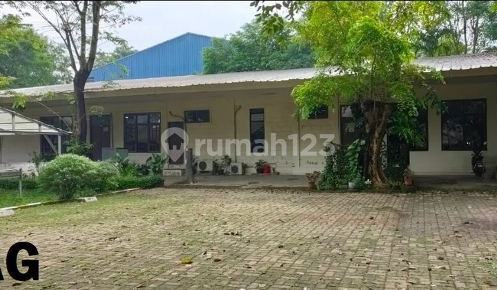 Land area of 659 m2 plus building in Cibeureum Cileungsi BS negotiable. Land area of 659 m2 plus building in Cibeureum Cileungsi BS negotiable.