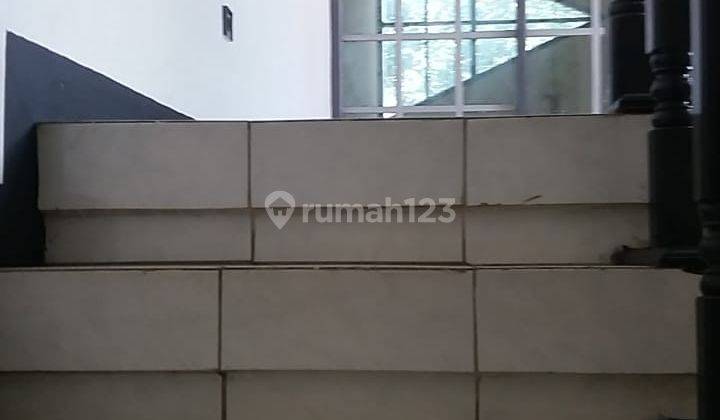 Disewakan Rumah Cocok Untuk Ruang Usaha di Tubagus Ismail 3