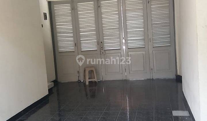 Disewakan Rumah Cocok Untuk Ruang Usaha di Tubagus Ismail 8